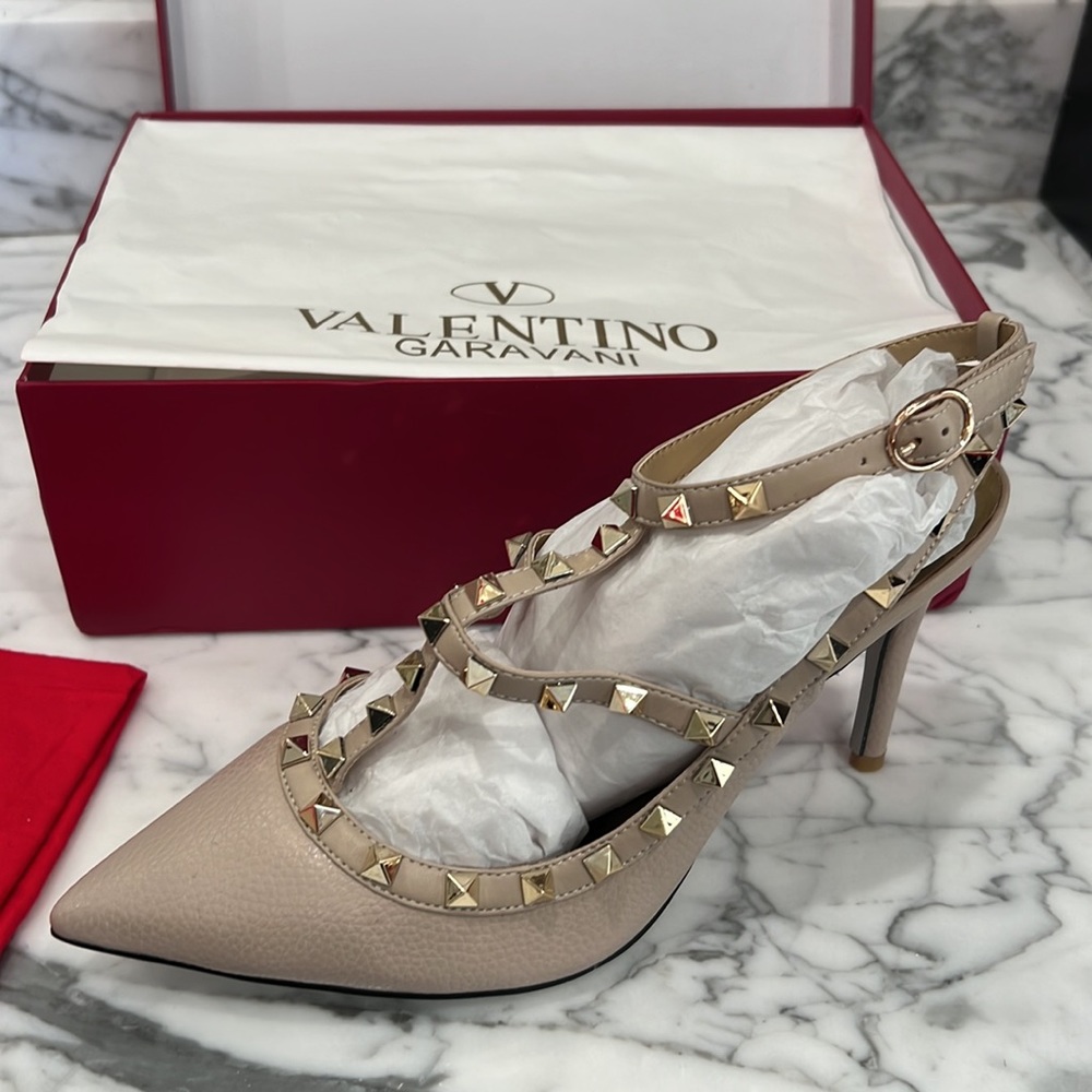 Studded heel